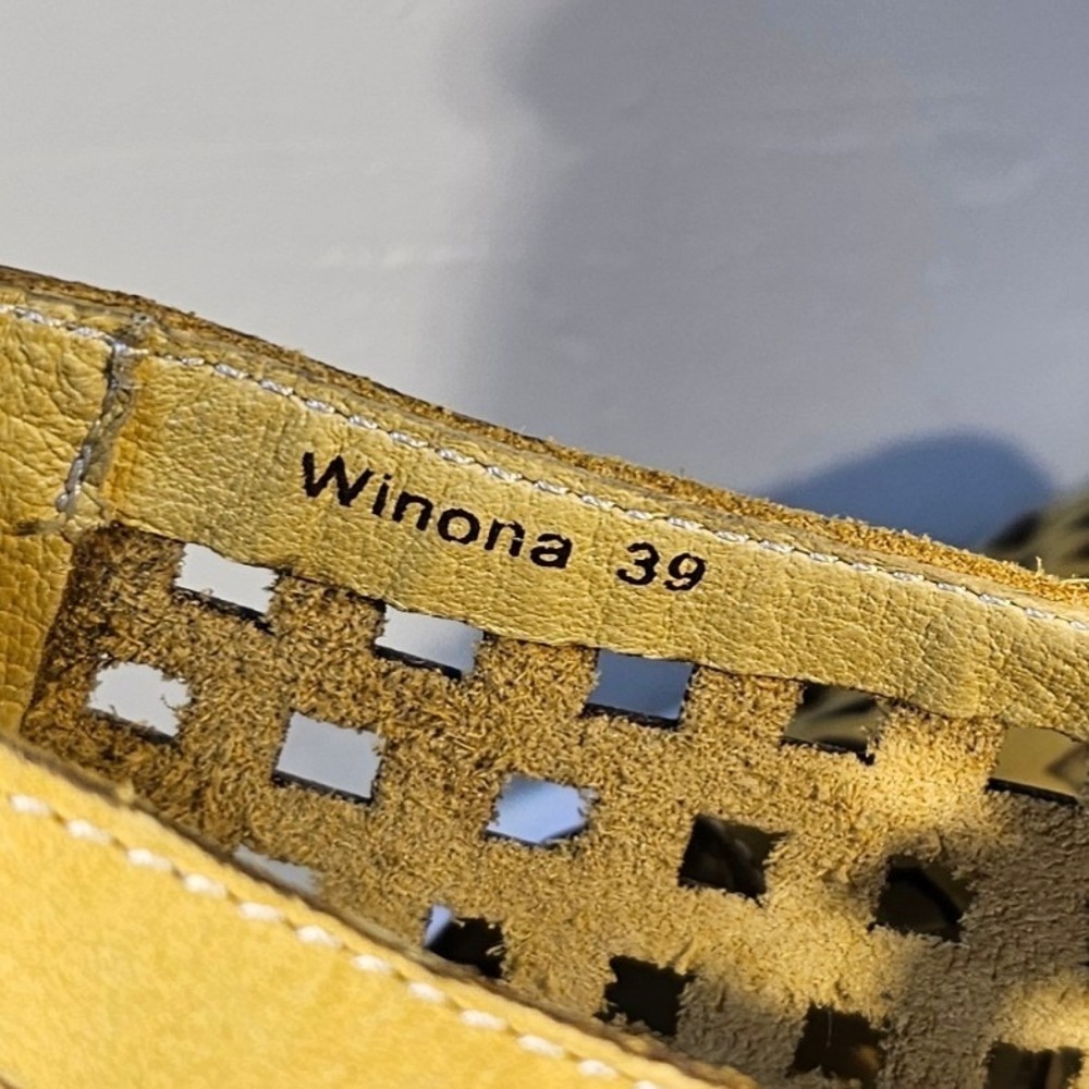 Bernie Mev Winona Lemon Yellow Perforated Laser Cut Back Zip Flats Shoes 39 New - Picture 6 of 9